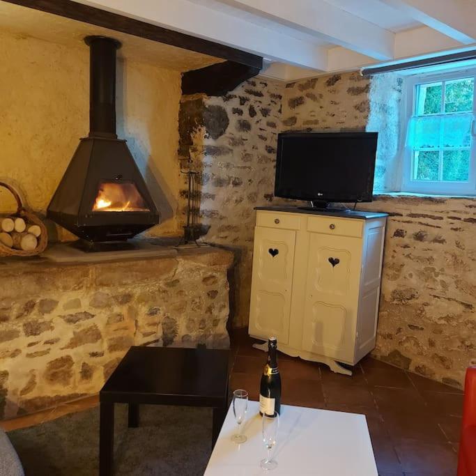 Villa Penty Typique Kercab Dans Un Ancien Moulin à Plomodiern Extérieur photo